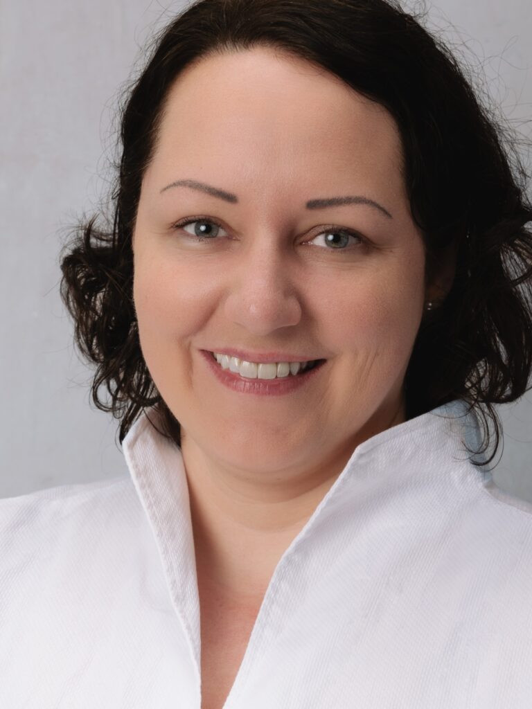 MMag. Sabine Alvarez Privado, LL.M